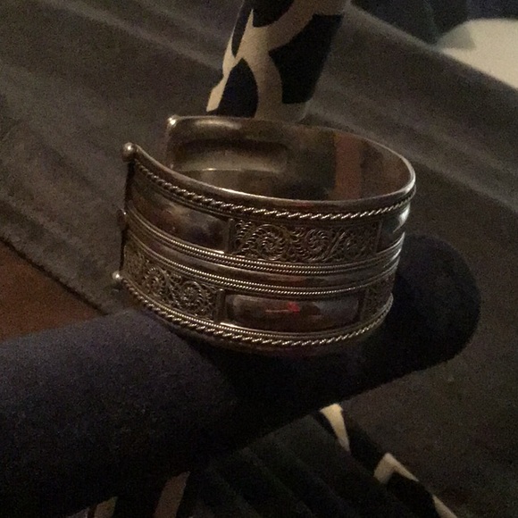 GORGEOUS SOLID STERLING SILVER CUFF BRACELET - Picture 3 of 5